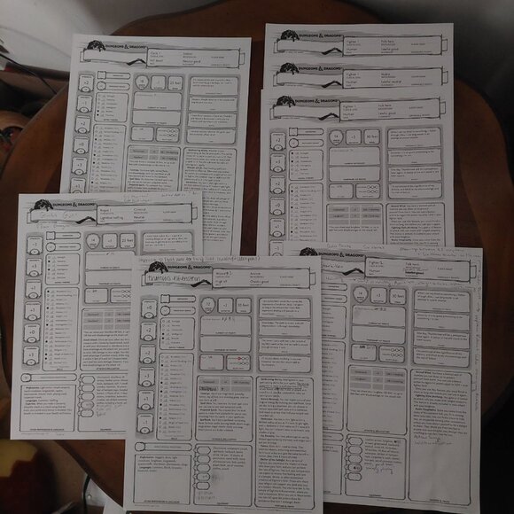 Wizards of the Coast D & D Dungeons & Dragons Starter Set 2014 - Picture 7 of 12